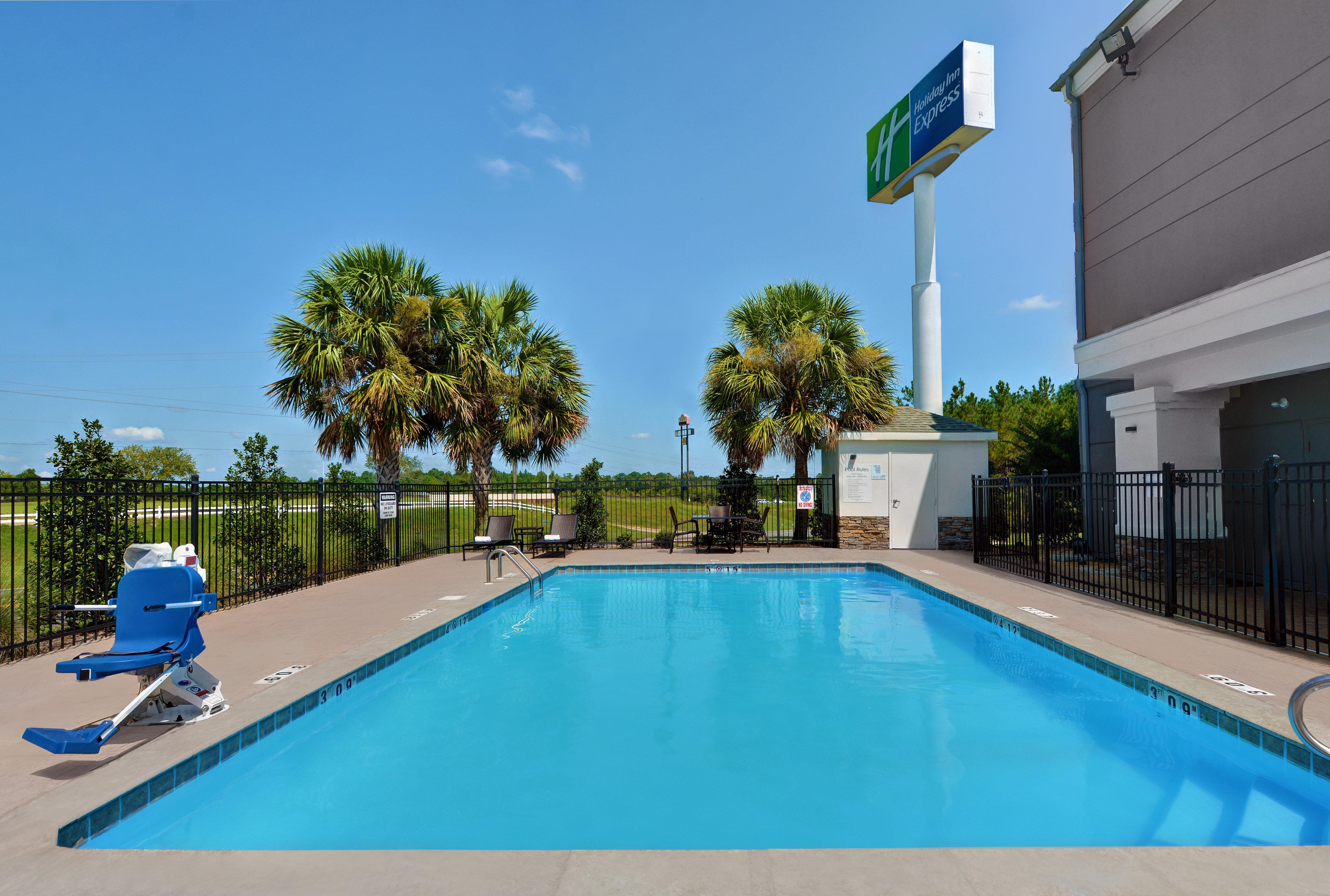 Holiday Inn Express Atmore By Ihg Exteriör bild